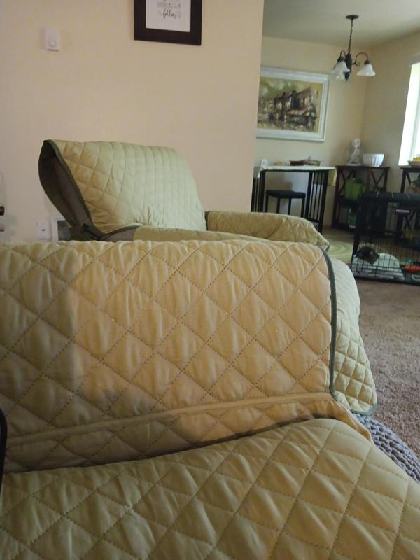 1 Seater Recliner Sofa Slipcover, Non-Slip, Pet & Stain Resistant Couch Protector photo review