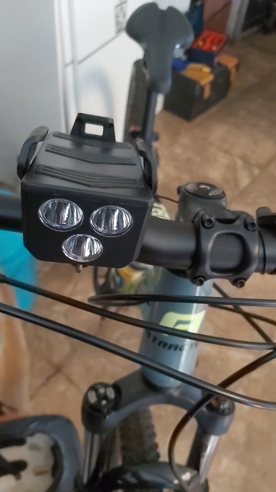 4 In 1 Bicycle Phone Holder With Horn Front Lamp, Power Bank Light photo review