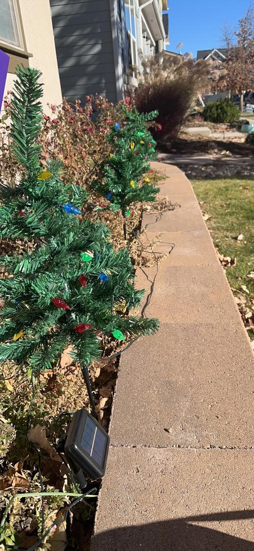 4pcs Solar Christmas Tree Lights Outdoor Decorations, with Multicolor LEDs Solar Christmas C6 Strawberry String Lights photo review