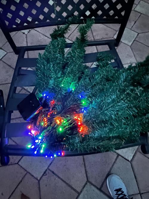 4pcs Solar Christmas Tree Lights Outdoor Decorations, with Multicolor LEDs Solar Christmas C6 Strawberry String Lights photo review