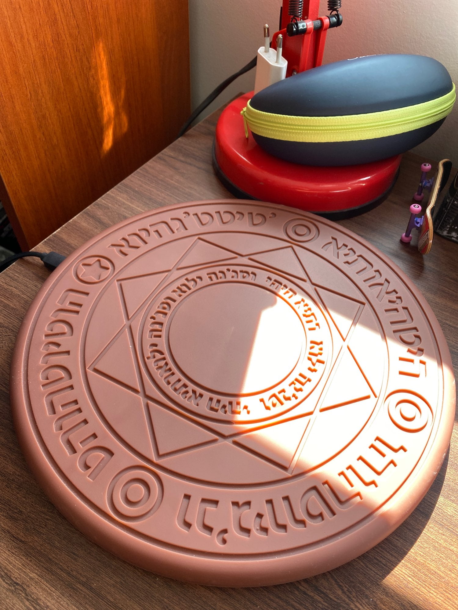Magic Array Spell Circle Fast Charging Wireless Mobile Phone Charger photo review