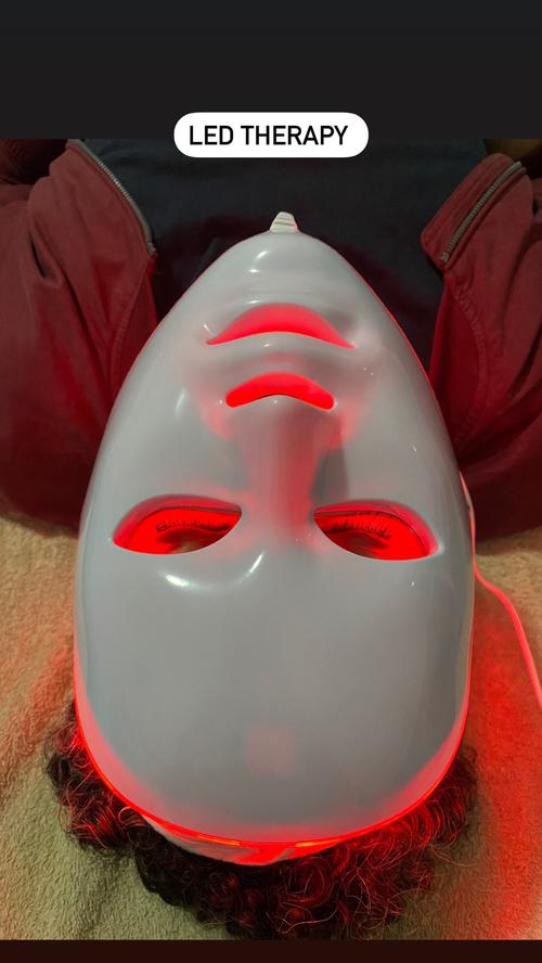 7 Colors LED Light Therapy Mask for Rosacea Treatment photo review