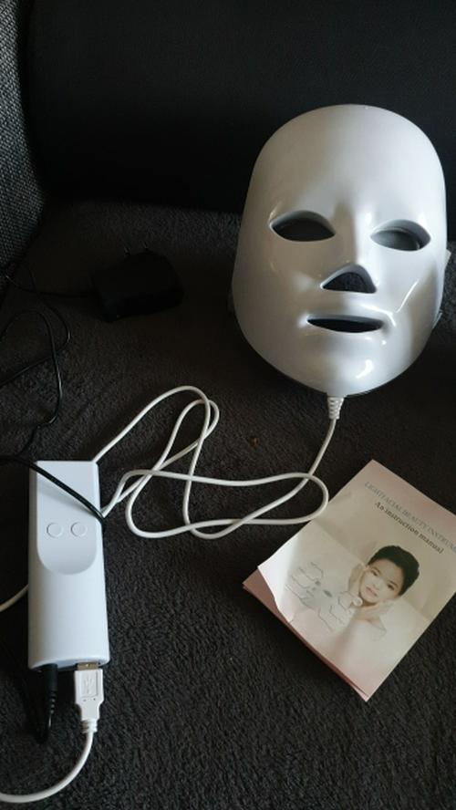 7 Colors LED Light Therapy Mask for Rosacea Treatment photo review