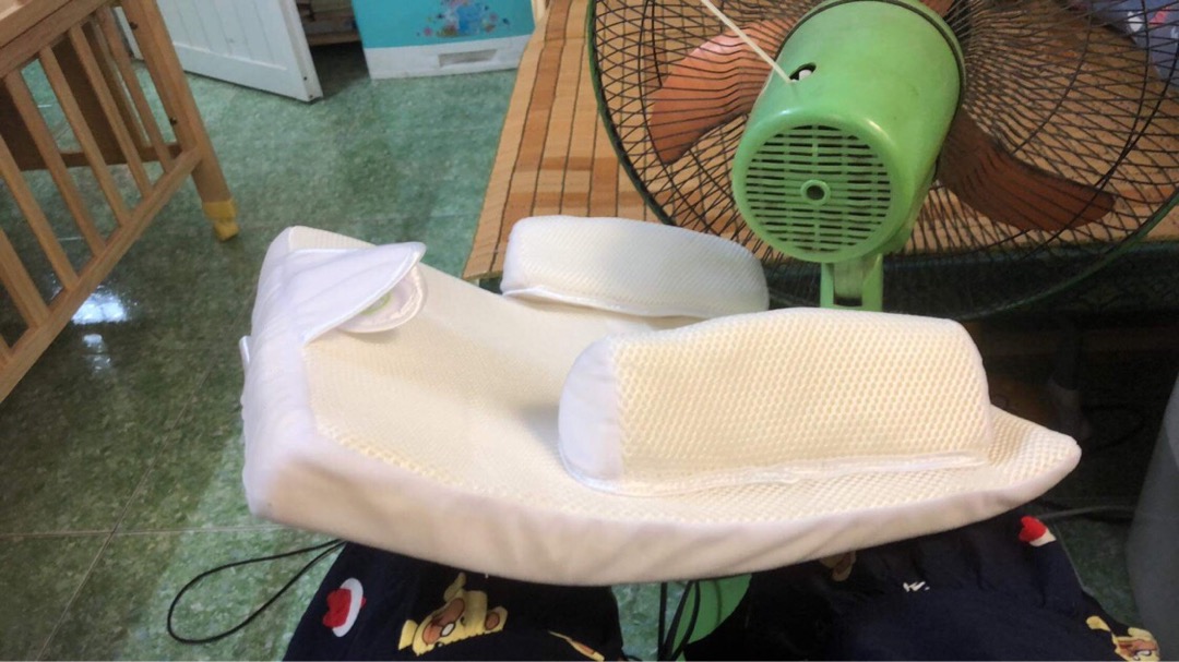 Baby Anti Roll Pillow photo review