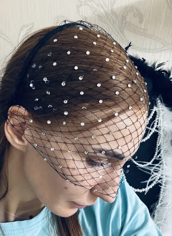 Birdcage Veil with Rhinestone-Embellished Mesh Headband photo review