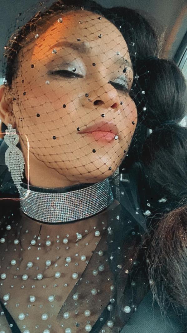 Birdcage Veil with Rhinestone-Embellished Mesh Headband photo review