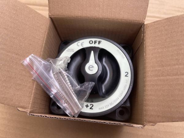 Waterproof 4-Position 500A Marine Battery Switch photo review