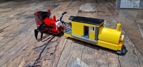 Game Spider Train Building Blocks Toy  Small Train Assembly Model Table Ornaments photo review