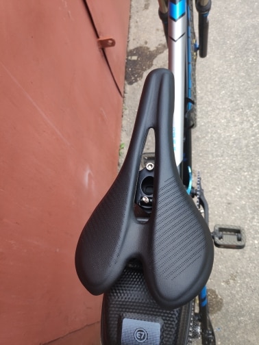 Carbon Fiber Bike Seat with Nylon Fiber Cushion for Light Bicycle photo review