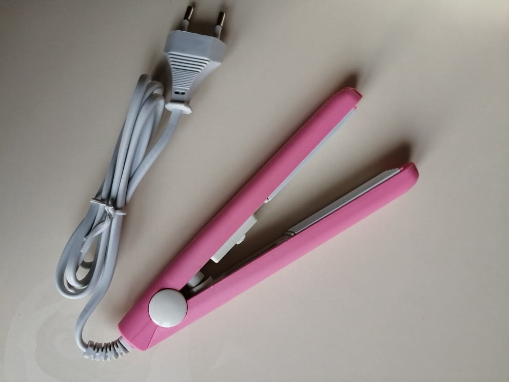 Ceramic Mini Hair Curler & Straightener 2-in-1, Quick Hair Styling Fast Heating Straightener photo review