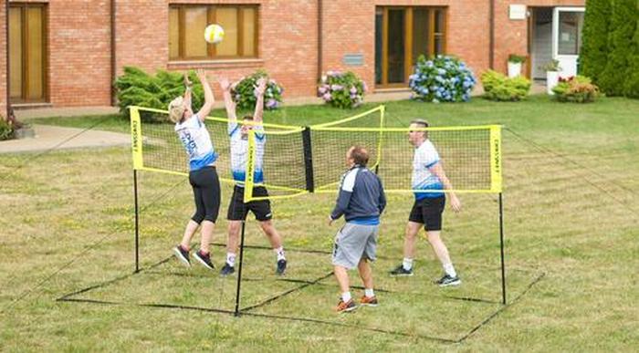 Multi-Player Cross Volleyball Net for Team Training