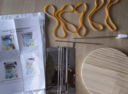 Small Wood Loom Darning Weaving Frame for Clothes photo review