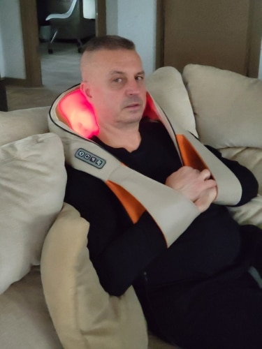Electric Shiatsu Back Neck And Shoulder Massager With Heat photo review