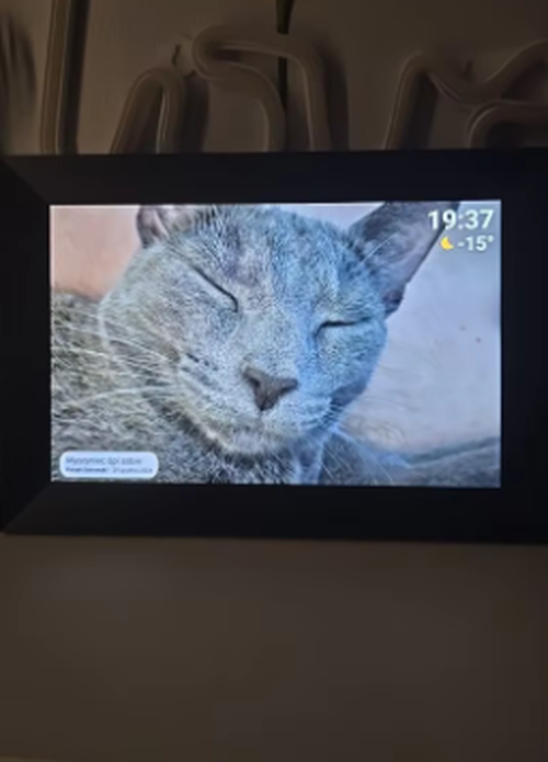 10.1 Inch WiFi Digital Photo Frame HD Touchscreen photo review