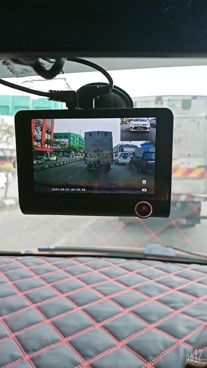 360° Panoramic Dash Cam with Dual 1080P Cameras and Rearview Mirror photo review