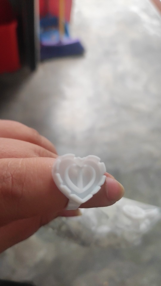 100Pcs Disposable Heart Shaped Eyelash Extension Glue Rings photo review