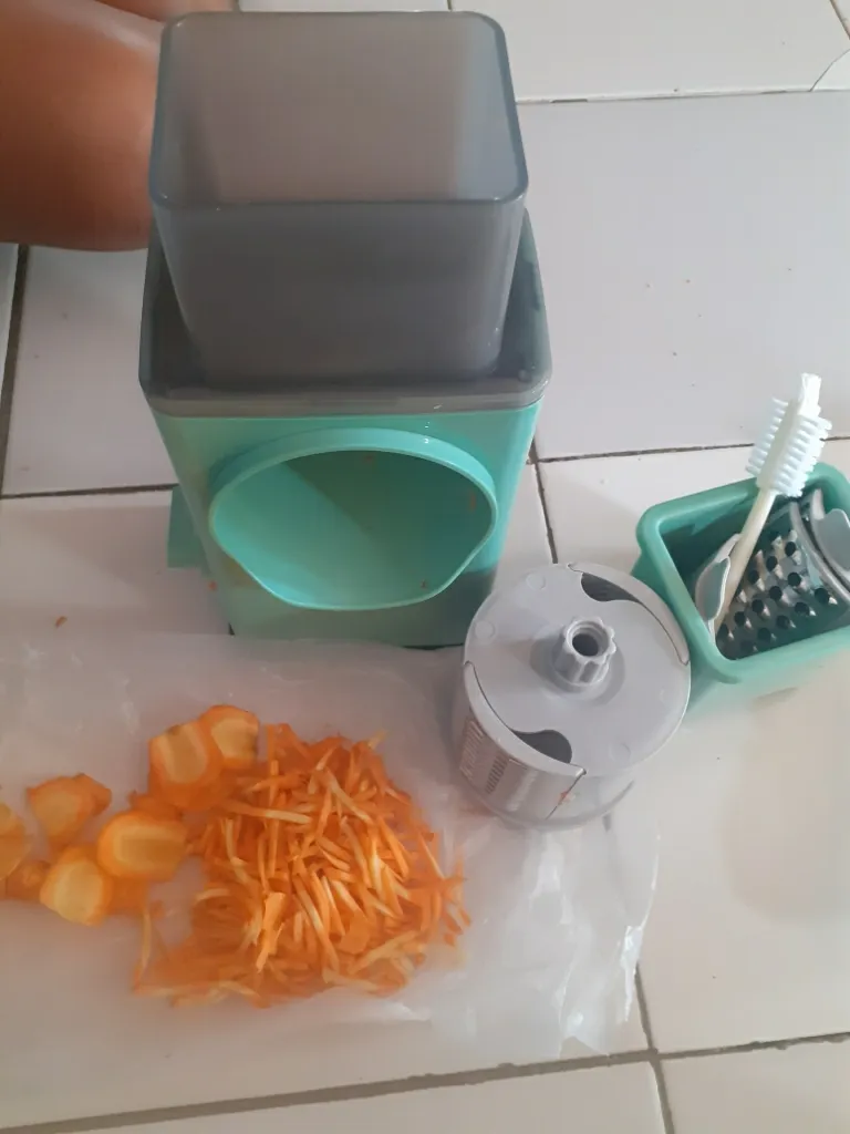 Craft Trading Co - DSP 3 in 1 Manual Food Processor - KJ3052 Product  Description:- *Hand-operated vegetable cutter *Plastic body material  *Stainless steel interchangeable vegetable slices Rs.2,150 DM for Inquiries  or contact - 0758891437