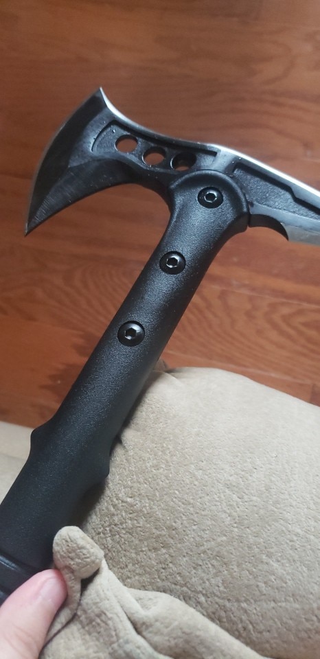Multi-functional Stainless Steel Outdoor Camping Axe photo review