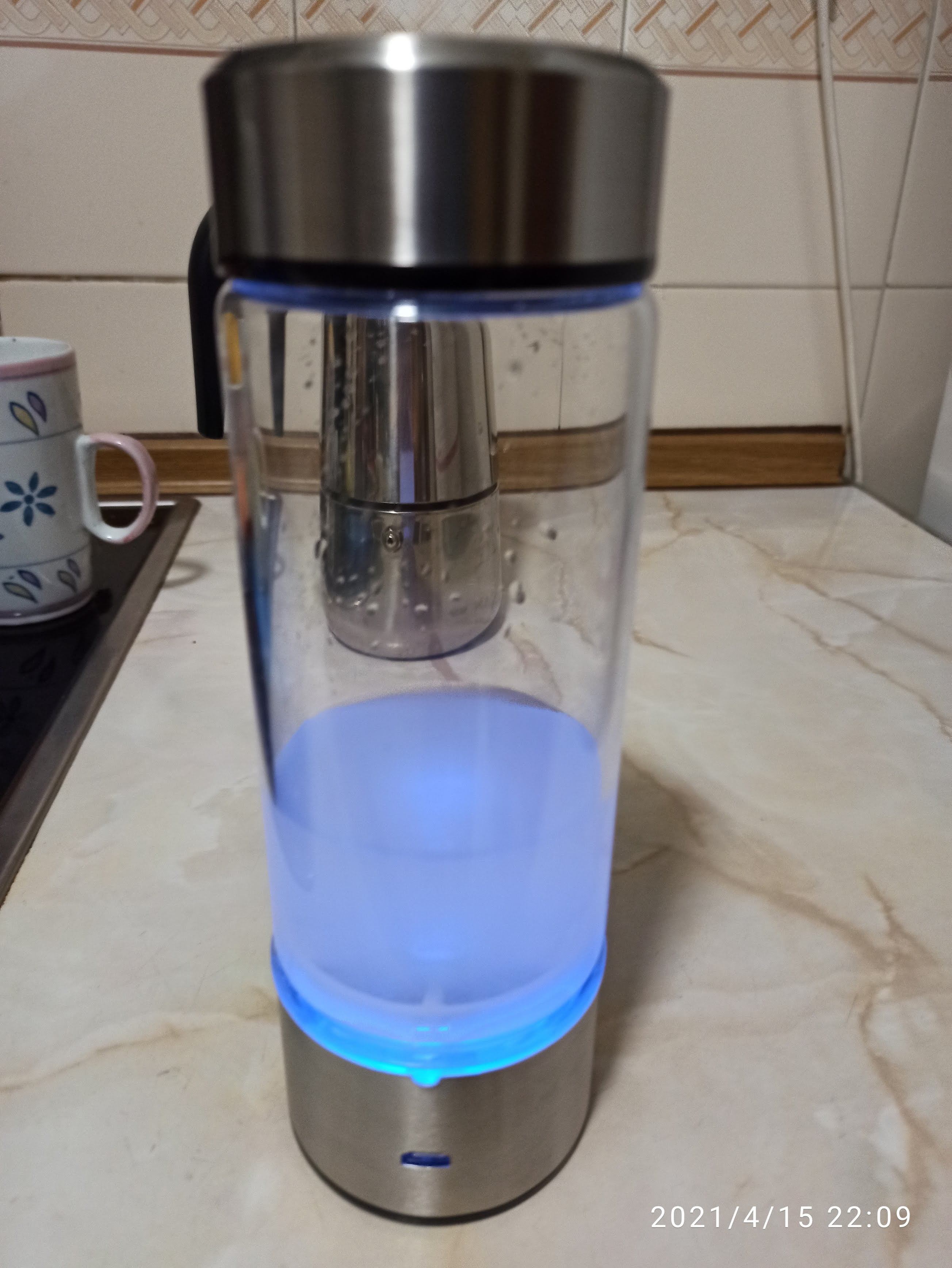 Hydrogen Water Bottle, Portable Water Lonizer, Rechargeable Quantum Hydrogen-rich Water Cup photo review