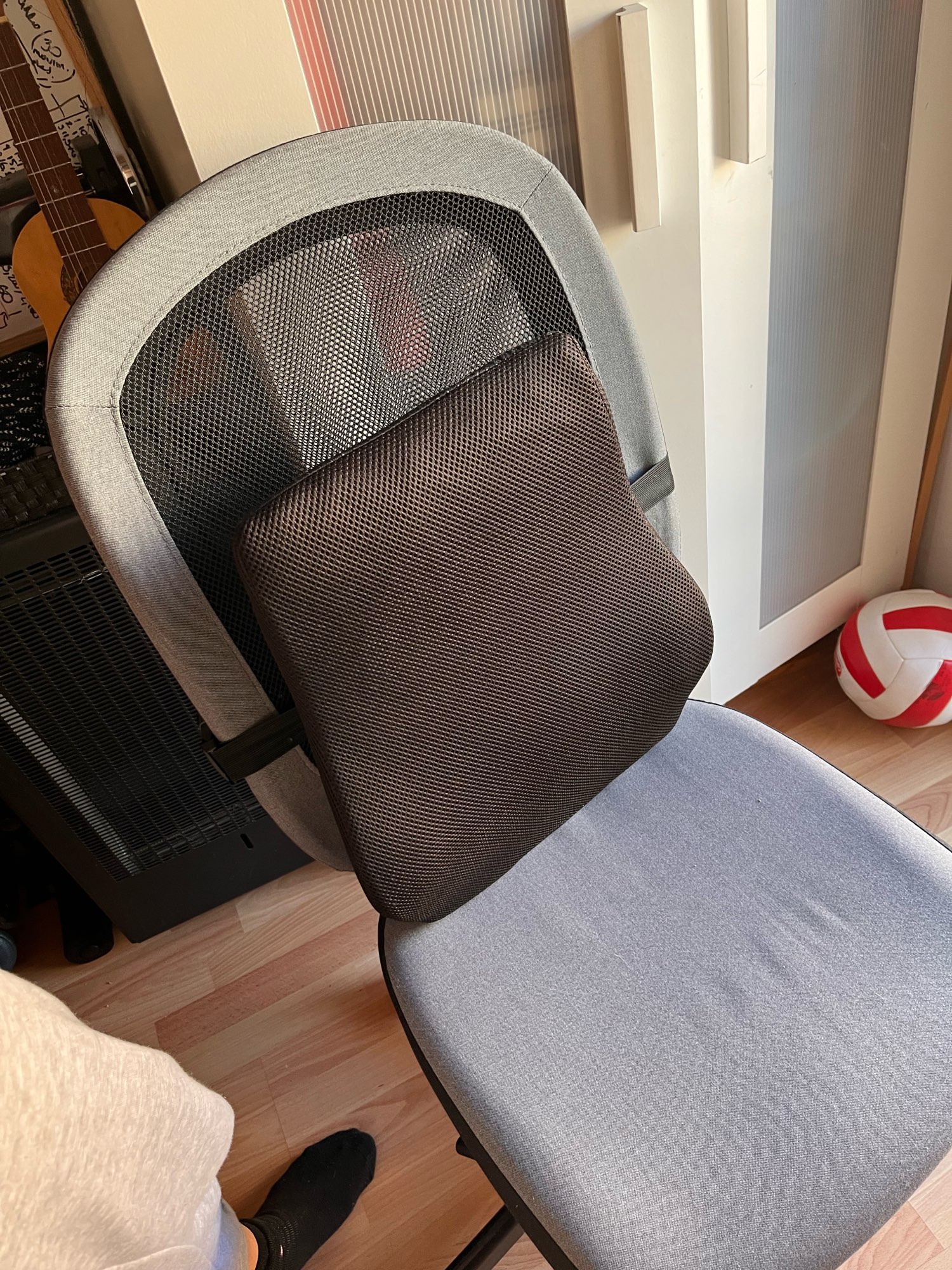 https://katycraftimage.s3.eu-west-2.amazonaws.com/memory-foam-lumbar-support-back-cushion-ergonomic-lumbar-black-for-office-chair-for-car-61144893-329375-review-HA79R0N626.jpg