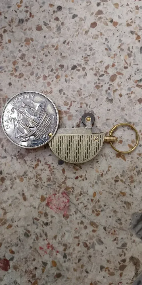 Metal Kerosene Lighter with Lacquer Finish photo review