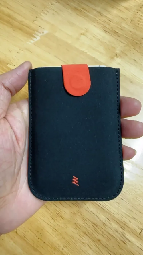 Mini Slim Card Holder for Men and Women, Unisex Credit and ID Protector photo review