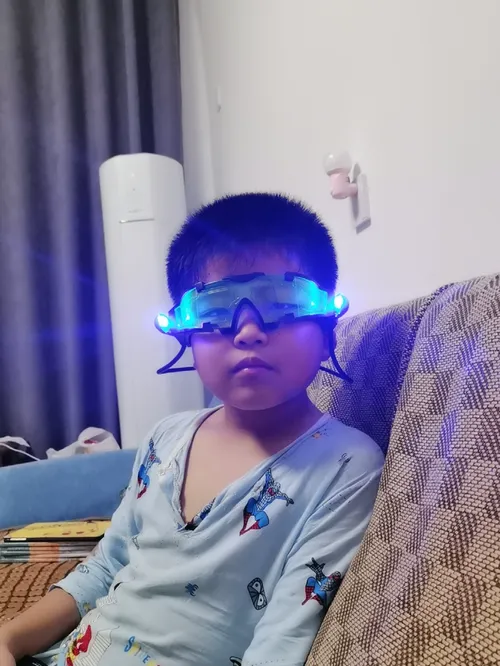 Night Vision Goggles, Adjustable Kids-Led Night Goggles Eye Protection Glass with Anti-laser Lens photo review