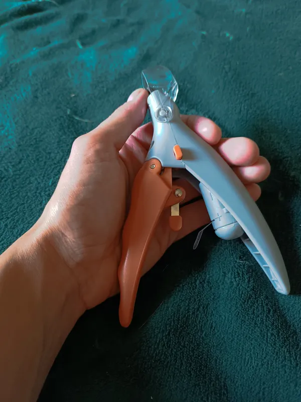 LED Pet Nail Clipper with Magnifier and Safety Guard photo review