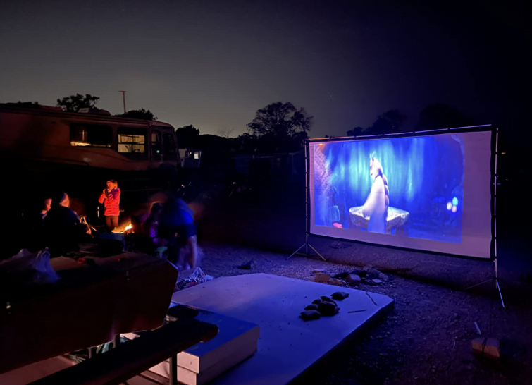 Portable Outdoor Movie Projector Screen 60 Inch to 150 Inch photo review