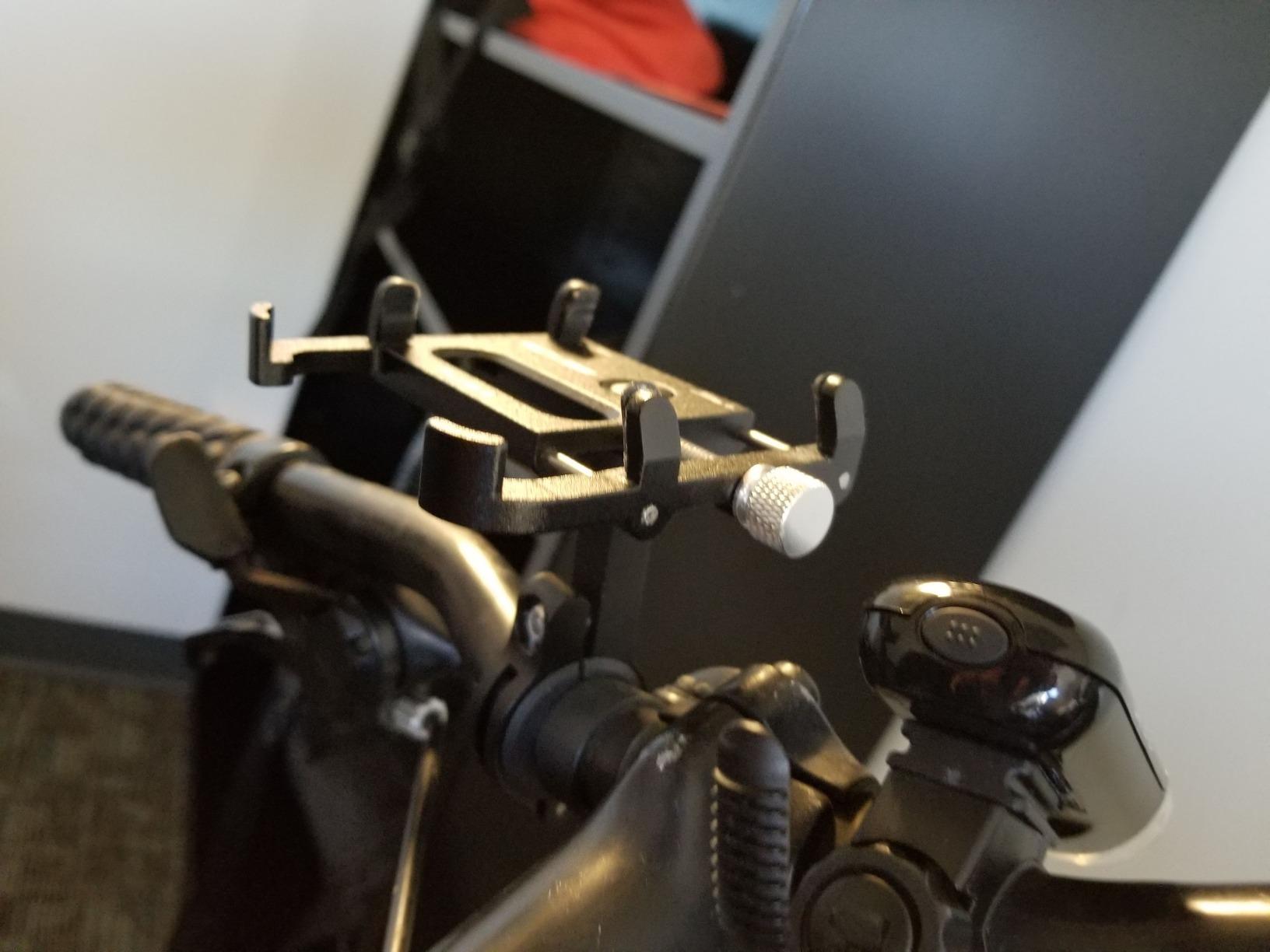 High-end motorcycle and bicycle phone holder photo review