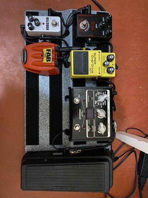 Small Guitar Pedalboard photo review