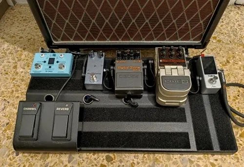 Large Guitar Pedal Board with Power Storage photo review