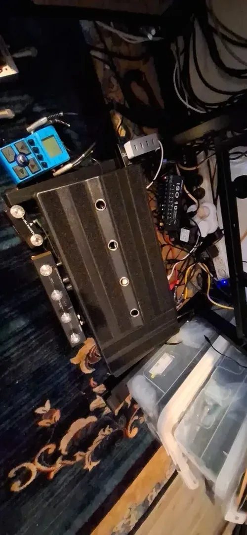 Large Guitar Pedal Board with Power Storage photo review