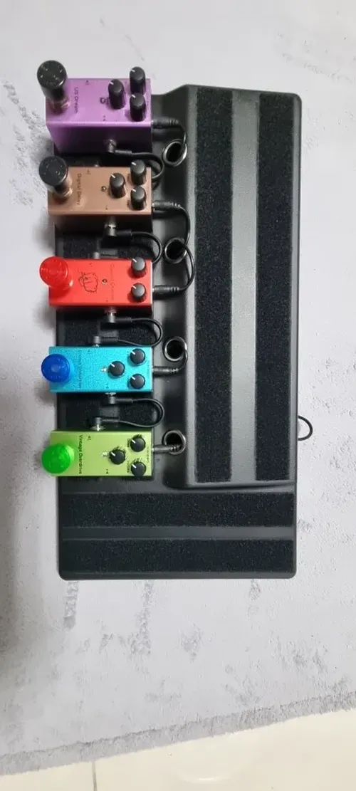 Large Guitar Pedal Board with Power Storage photo review