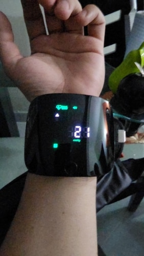 Smart Wrist Blood Pressure Monitor with Voice Detection and Digital Display photo review