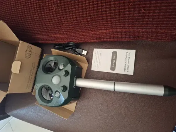 Solar Ultrasonic Animal Repeller with Motion Sensor and Light photo review