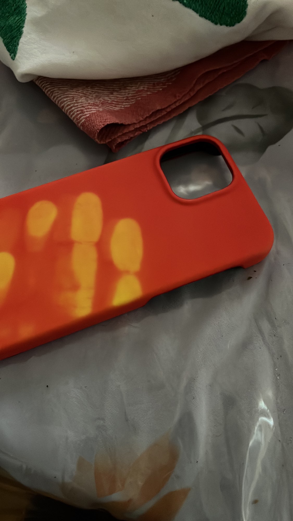 The Most Coolest Thermochromic Color Changing Phone Case photo review
