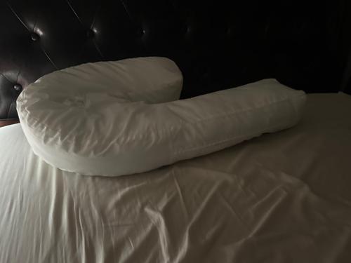 U-Shaped Side Sleeper Pillow with Neck and Spine Support photo review