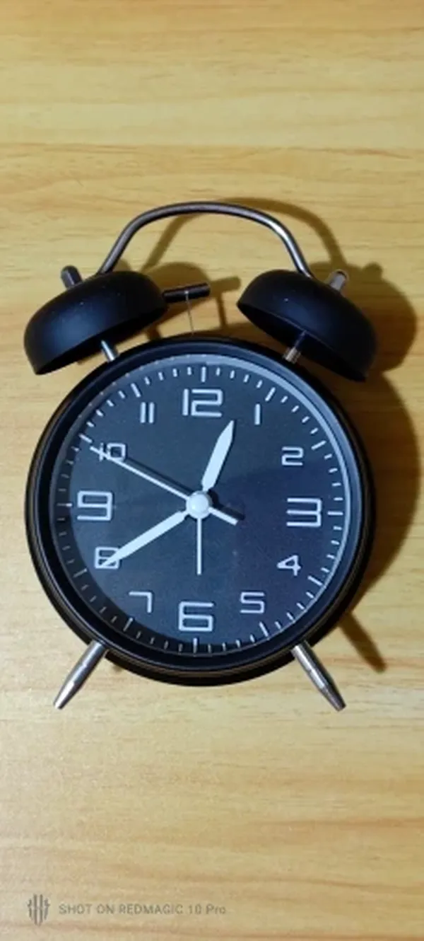 Twin Bell Metal Alarm Clock, Loud, 3D Dial photo review