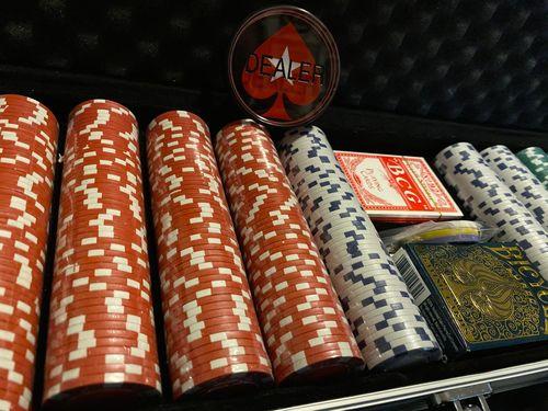 Ultimate Custom Poker Chips Set, Aluminum Box Chip Set Entertainment photo review