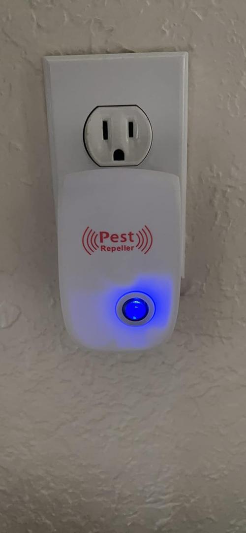 Ultrasonic Pest Repeller 3 Packs - Electronic Repellent for Pest Control photo review