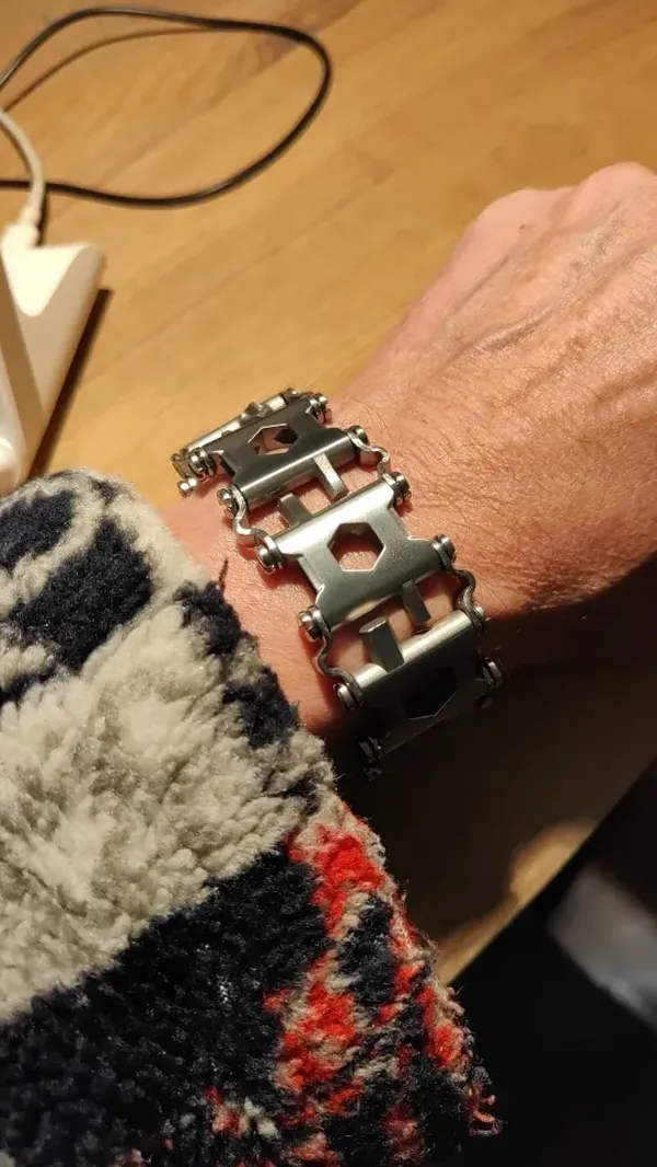 Unisex Stainless Steel 29-in-1 Multifunctional Tool Bracelet photo review