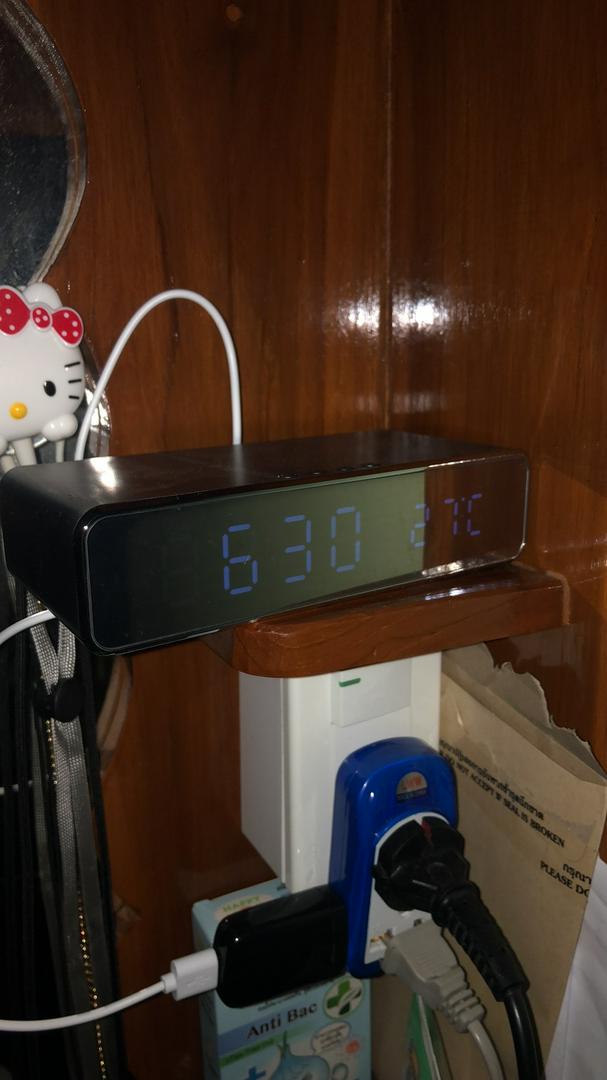 Digital Alarm Clock With Wireless Charger photo review