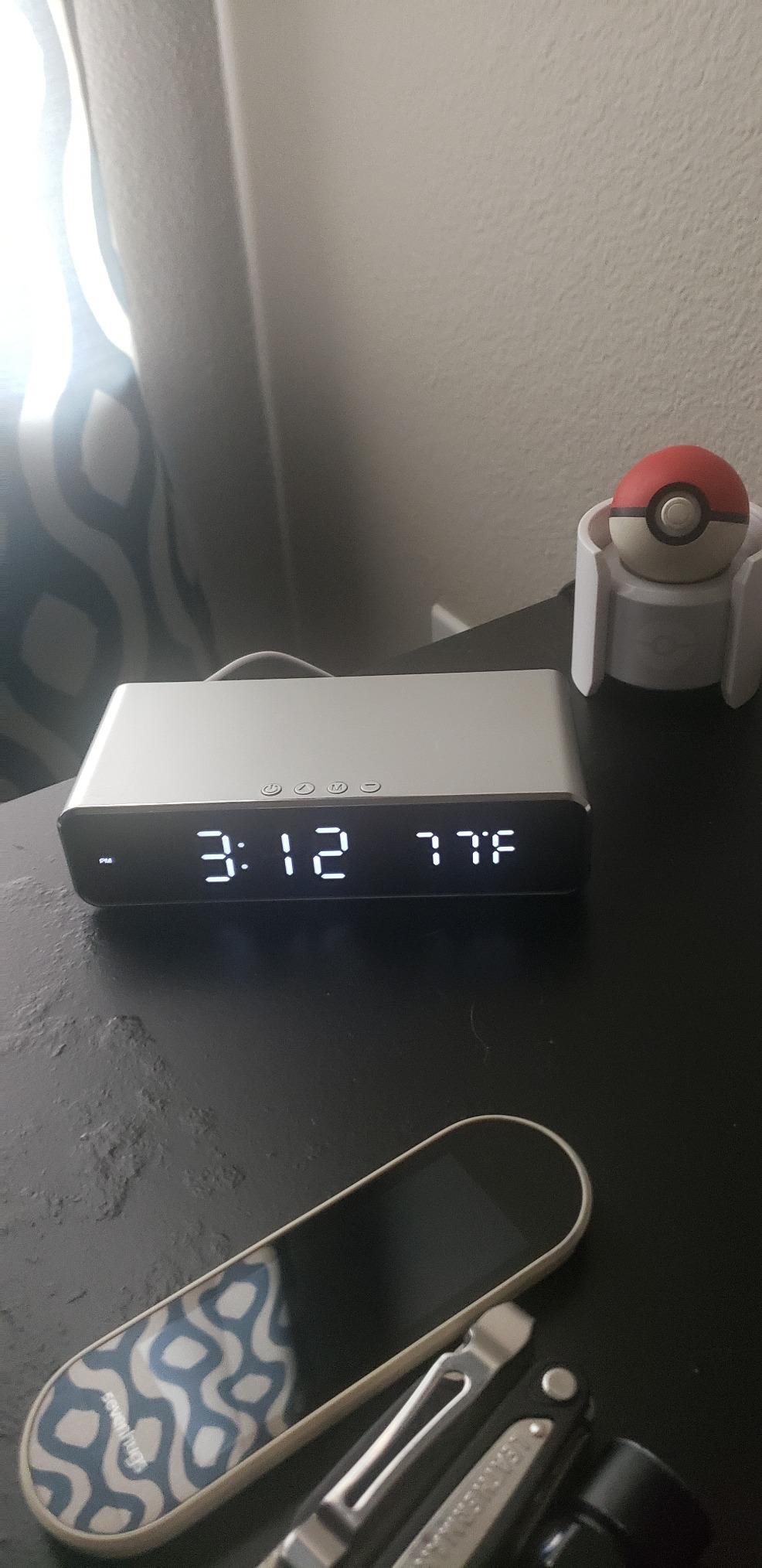 Digital Alarm Clock With Wireless Charger photo review