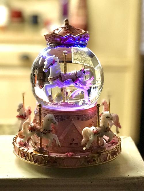 Wrapped Music Box Carousel Horses Color Lights, Unicorn Musical Snow Globe, Crystal Music Box Carousel photo review